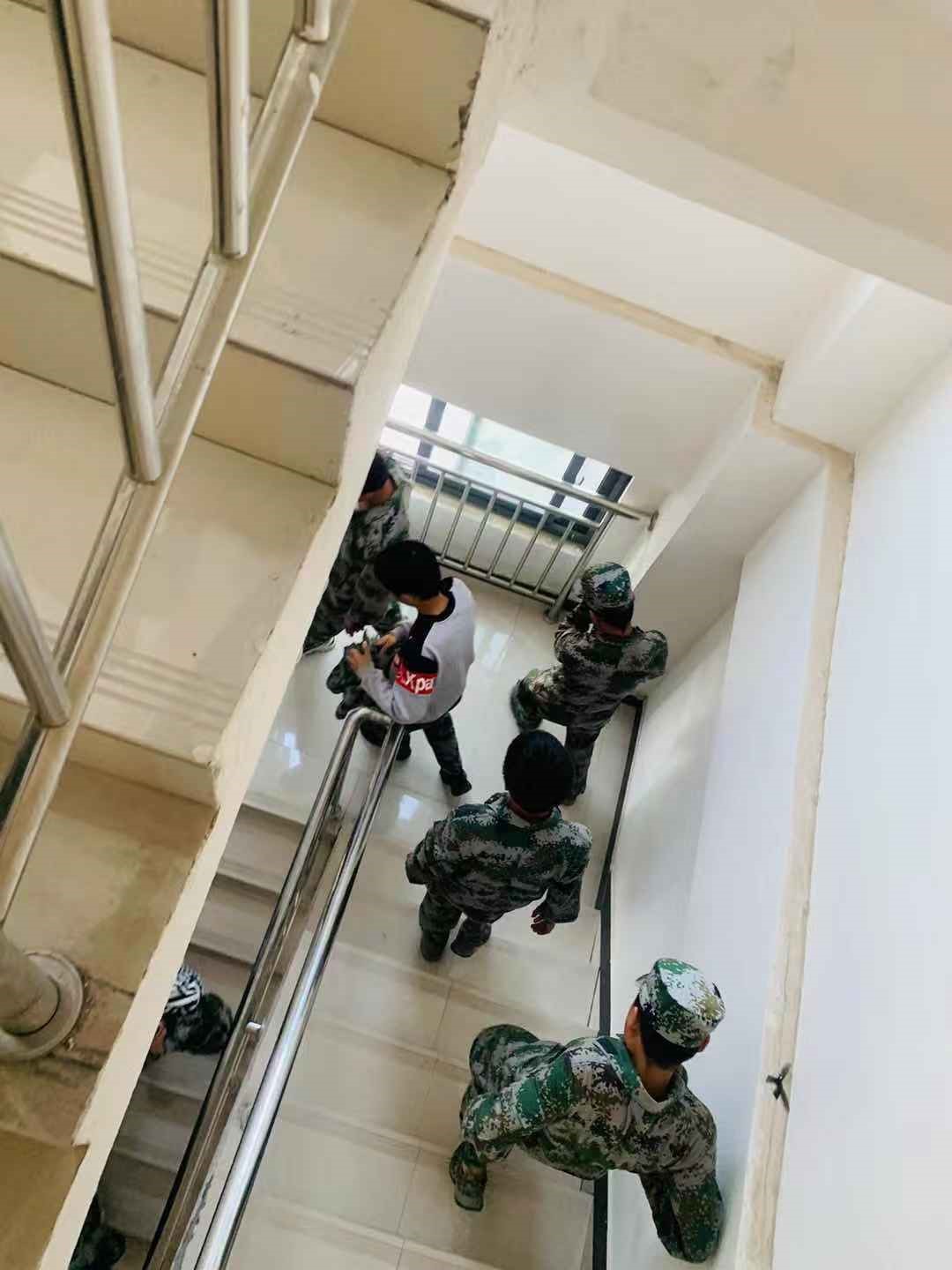我校举行应急疏散、灭火演练和消防培训