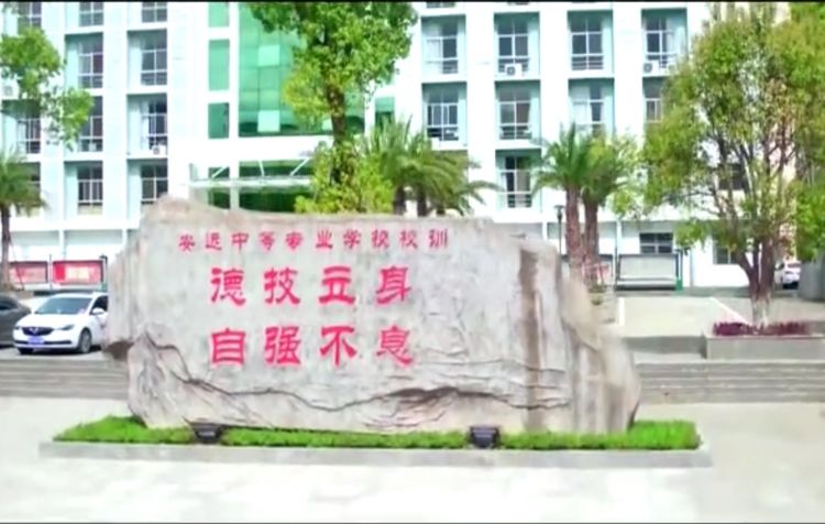 疫情防控共聚力 爱心捐赠暖人心