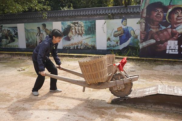 学校与攸县酒仙湖红色教育基地举行实践教育基地授牌仪式暨首次实践教育活动