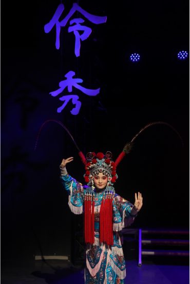 湖南地方戏曲化妆、服装培训班结业典礼暨“伶·秀”戏曲人物造型艺术展演惊艳亮相