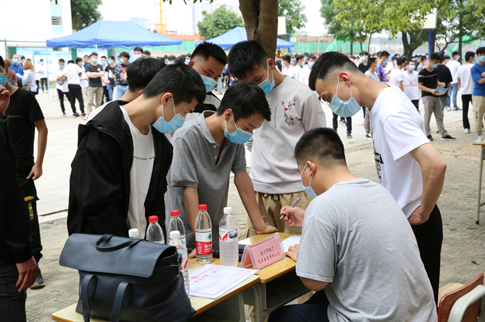  不负韶华，砥砺前行 ——广西交通技师学院喜迎首批学子返校