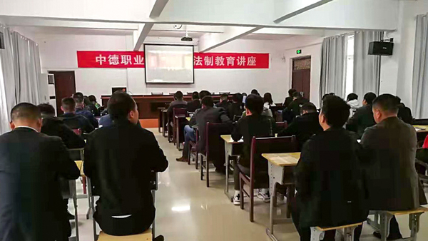 我院2173名高职社会扩招新生参加开学典礼 开始接受入学教育