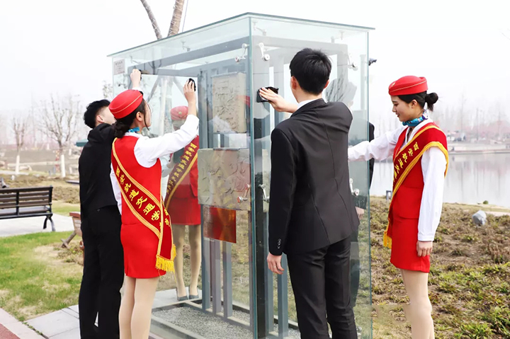 西安軌道交通技師學院開展“學習雷鋒好榜樣”公益活動