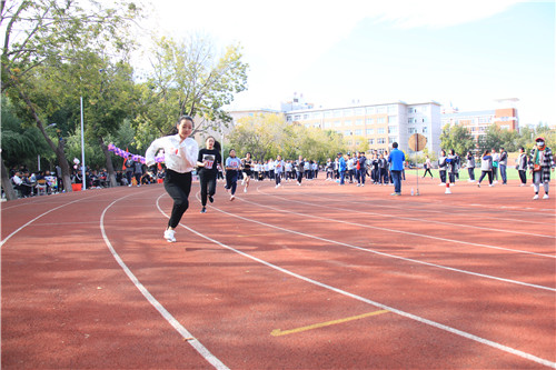 市职教中心学校2019年秋季田径运动会胜利召开