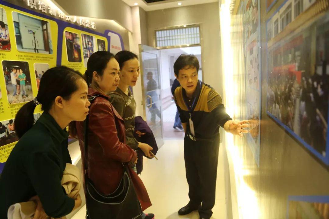 广西马山县教育局和民族职业技术学校领导到我校开展交流学习活动