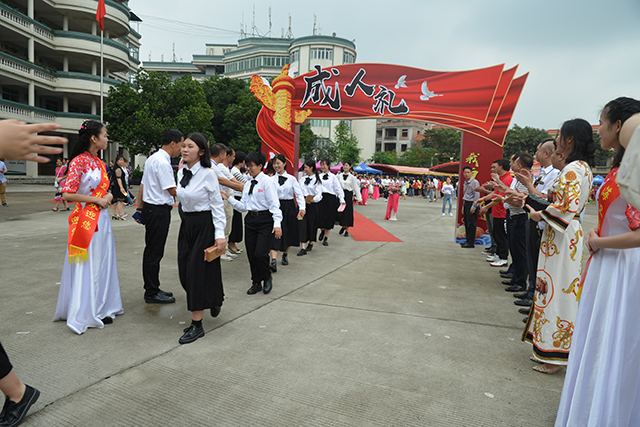 绚丽五月显爱国情怀 喜迎华诞展职教风采 ——我校2019年职业教育活动周暨职业院校校园创客节活动回顾