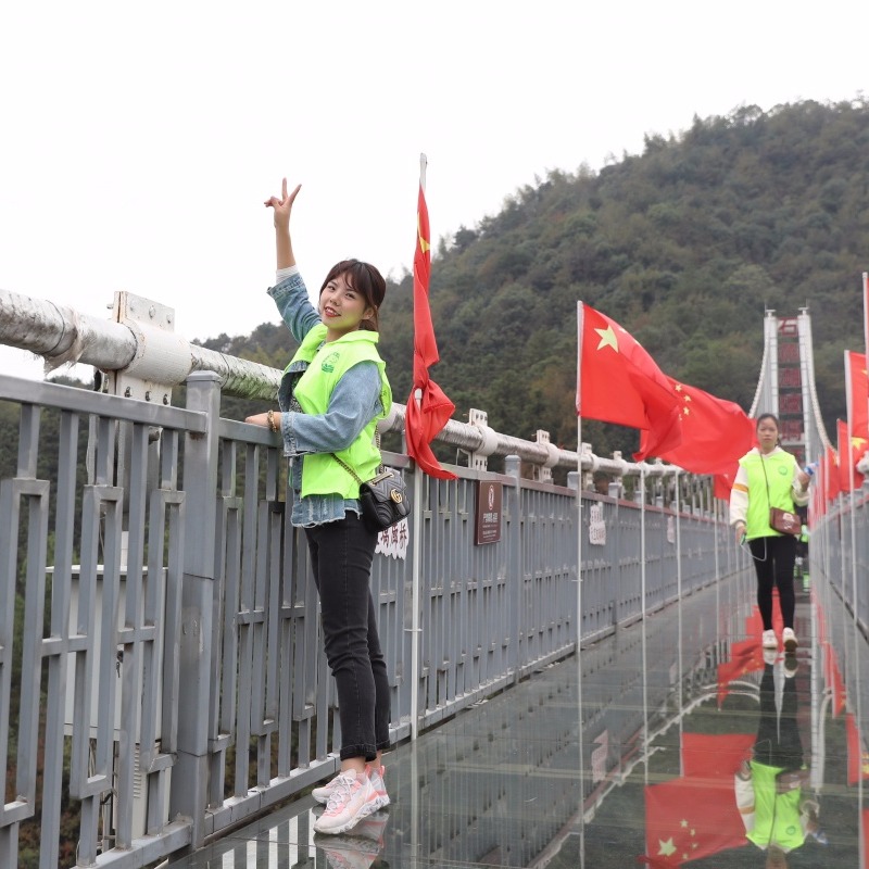 我校举办“不忘初心，牢记使命、凝心聚力，共创未来”主题党日活动暨2019年教职工党群团建活动