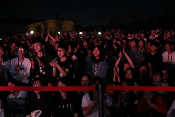 湘中幼专举办庆祝建党一百周年文艺汇演3000余人现场观看