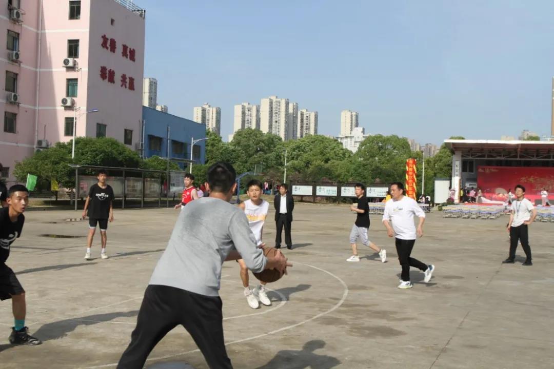 【五周年校庆系列】篇三|师生篮球友谊赛