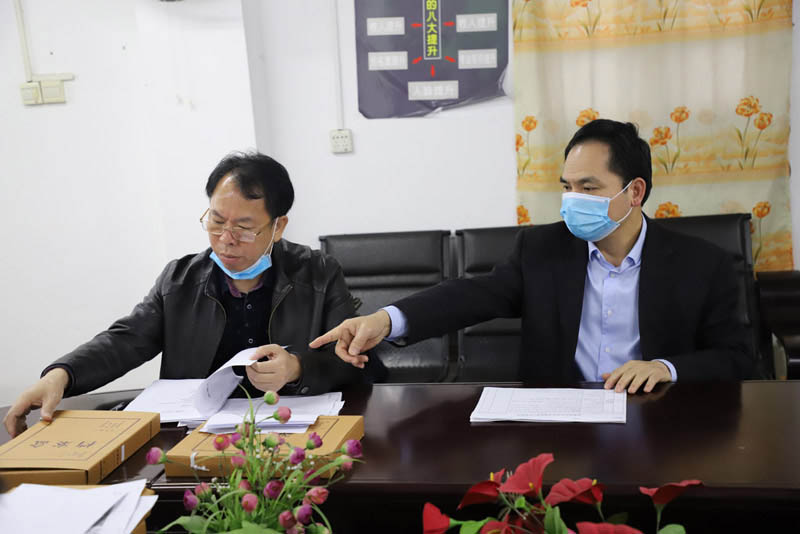 市教育局领导到我校核验和抽查开学准备工作——贵港市白云职业技术学校
