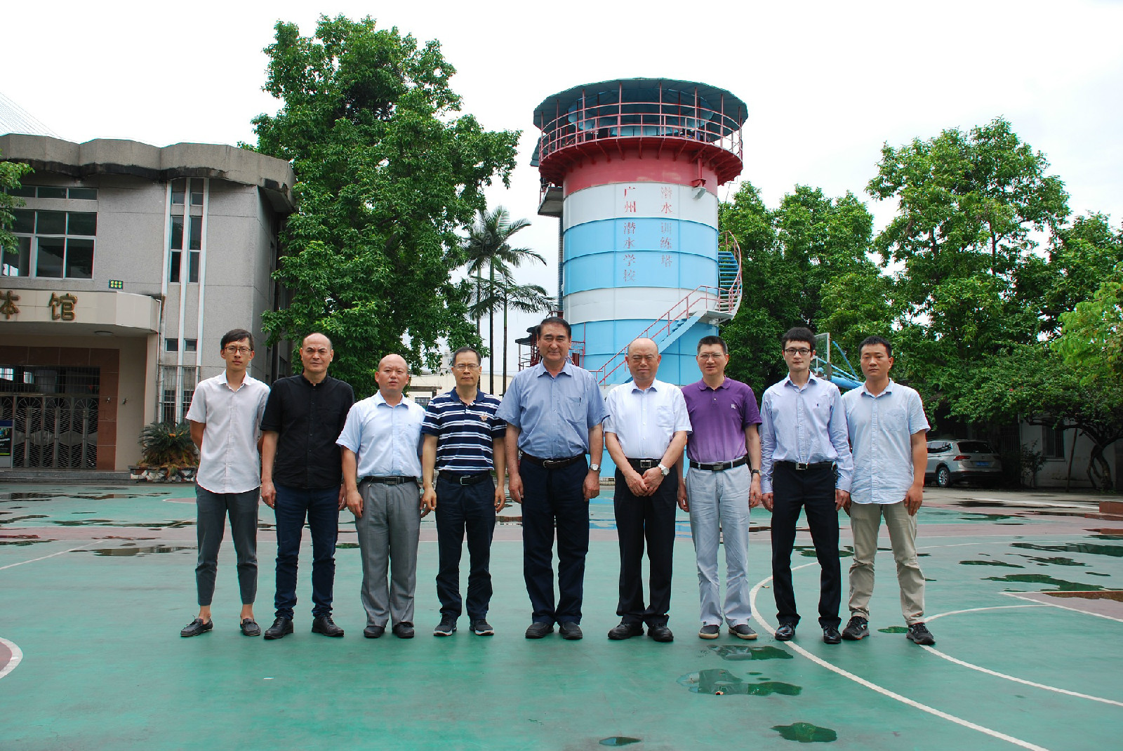 中国潜水打捞行业协会宋家慧理事长一行到访广州潜水学校