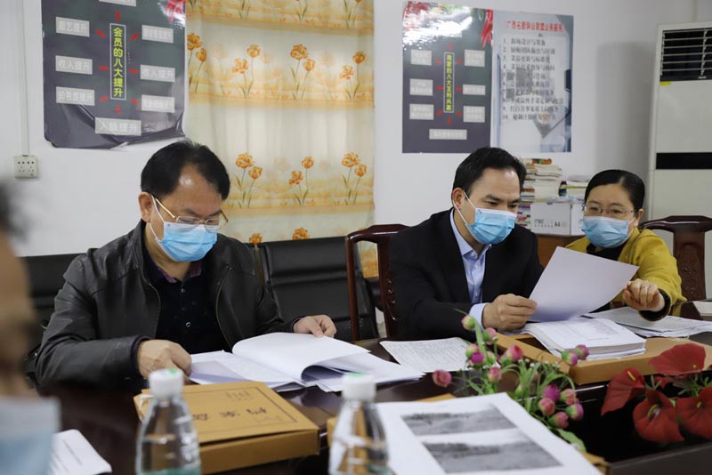 市教育局领导到我校核验和抽查开学准备工作——贵港市白云职业技术学校