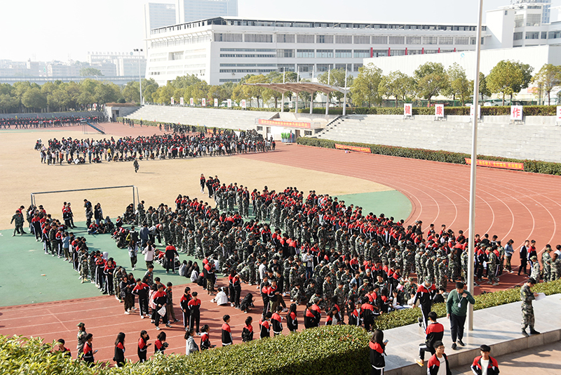 赣州市学生资助管理中心工作组来我校检查指导中职学生资助工作