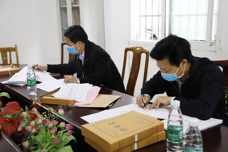 市教育局领导到我校核验和抽查开学准备工作——贵港市白云职业技术学校