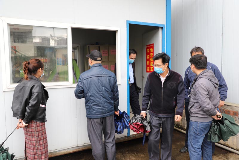 市教育局领导到我校核验和抽查开学准备工作——贵港市白云职业技术学校