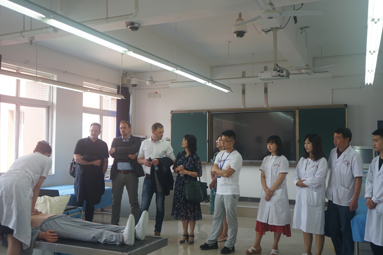 德國護理行業到我校洽談校際合作
