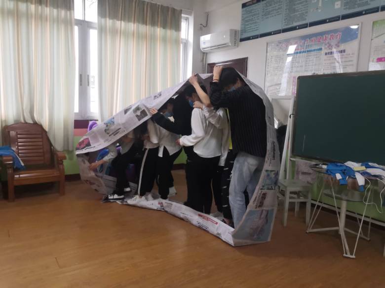 我校積極開展團體心理輔導活動