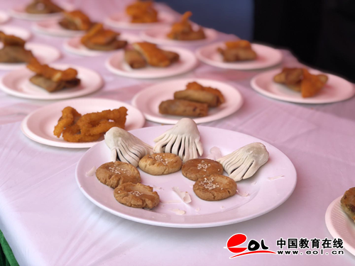 青岛烹饪职业学校举办“第十九届校园创业美食节暨社团文化成果展示