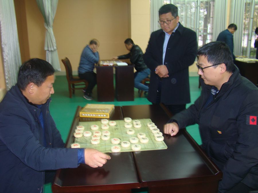 以棋会友，“棋”乐无穷--我校第二届教职工象棋比赛圆满收官