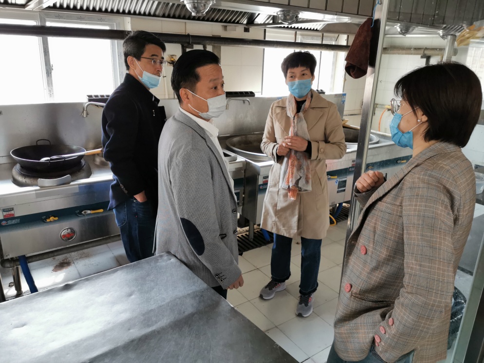 紧绷防控弦 全面摸排查 为平安开学保驾护航