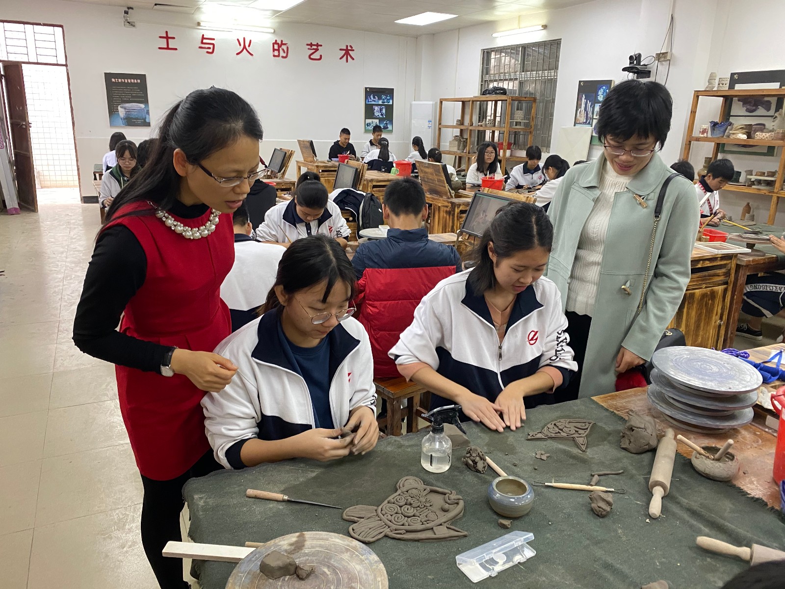 我校教学管理骨干教师赴中山市沙溪理工学校参观学习