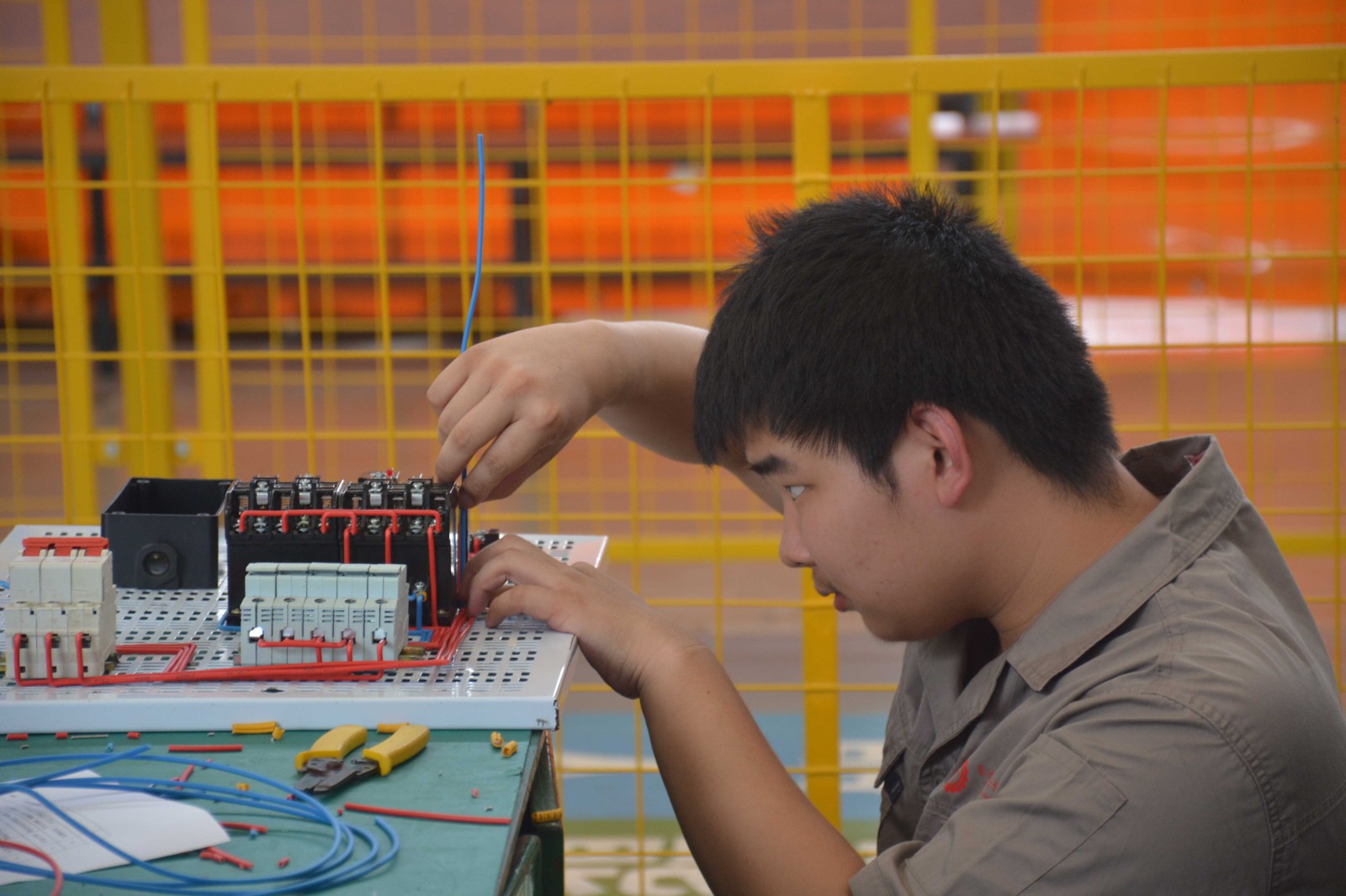 巧手筑夢青春 技能成就未來 ??——我校成功舉辦第三十屆職業技能大賽