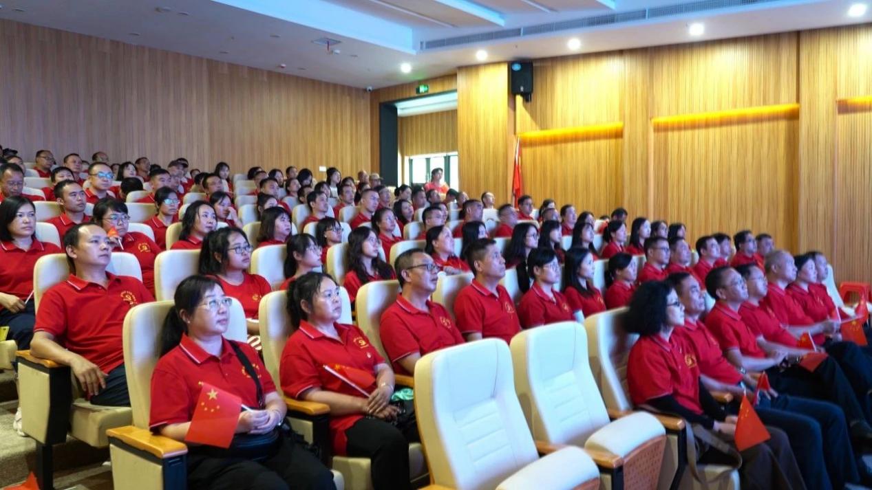 湘西职院全体教师党员组织开展“追寻红色记忆，传承红色基因”党史学习教育活动