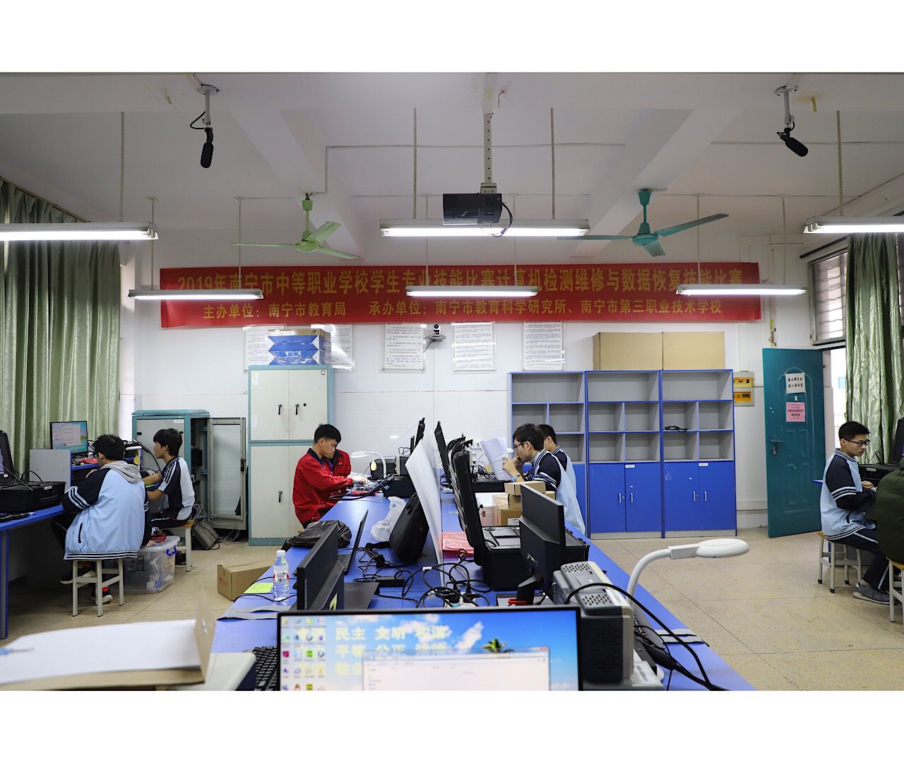 2019年南寧市中職學生技能比賽電工電子、計算機技能賽項在南寧市第三職業技術學校圓滿落幕