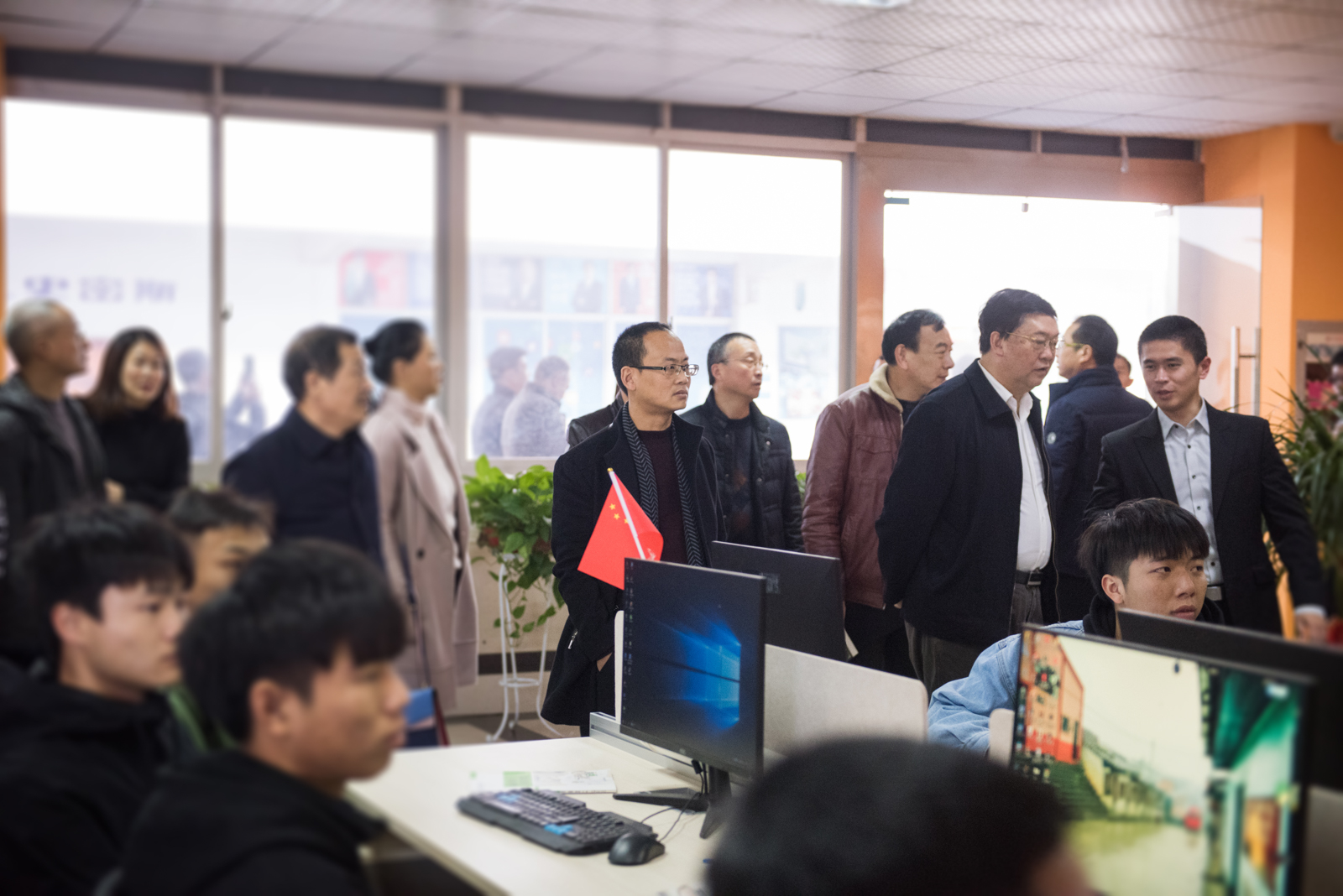 上饒市職業教育考察團來我校考察交流