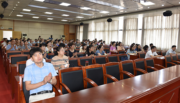 我校教师教学能力提升培训班开班