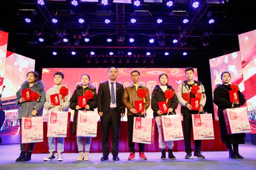 西安軍需工業(yè)學(xué)校2018-2019學(xué)年度先進個人、先進集體表彰大會圓滿結(jié)束