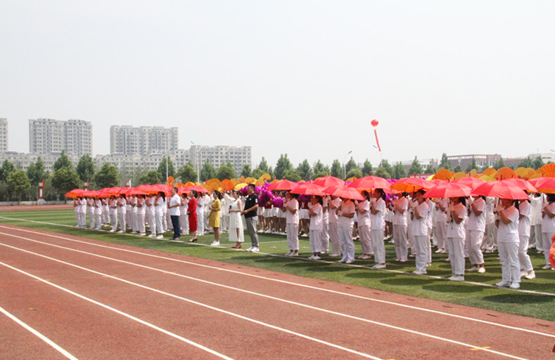 临沂市职业学校运动会 艺校学子展风采