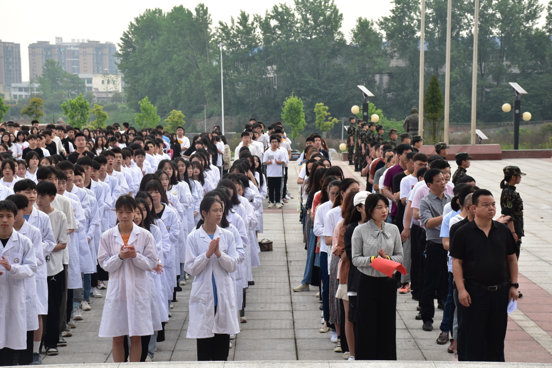 学习百年党史，弘扬“五四精神”，坚定理想信念——浏阳市中协高新科技学校举行升国旗仪式