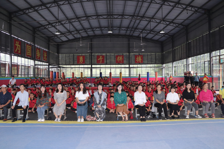 凤凰县育英民族学校隆重庆祝第36个教师节