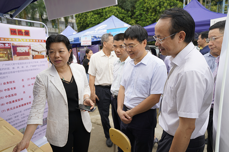 广东省湛江卫生学校2019年毕业生供需见面会暨校企合作洽谈会圆满成功