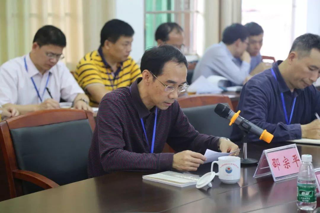 广西马山县教育局和民族职业技术学校领导到我校开展交流学习活动