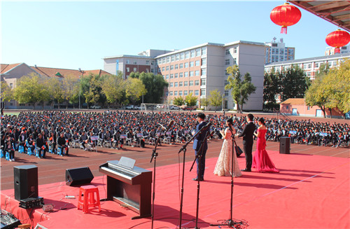 市职教中心学校举办庆祝建国70周年文艺汇演