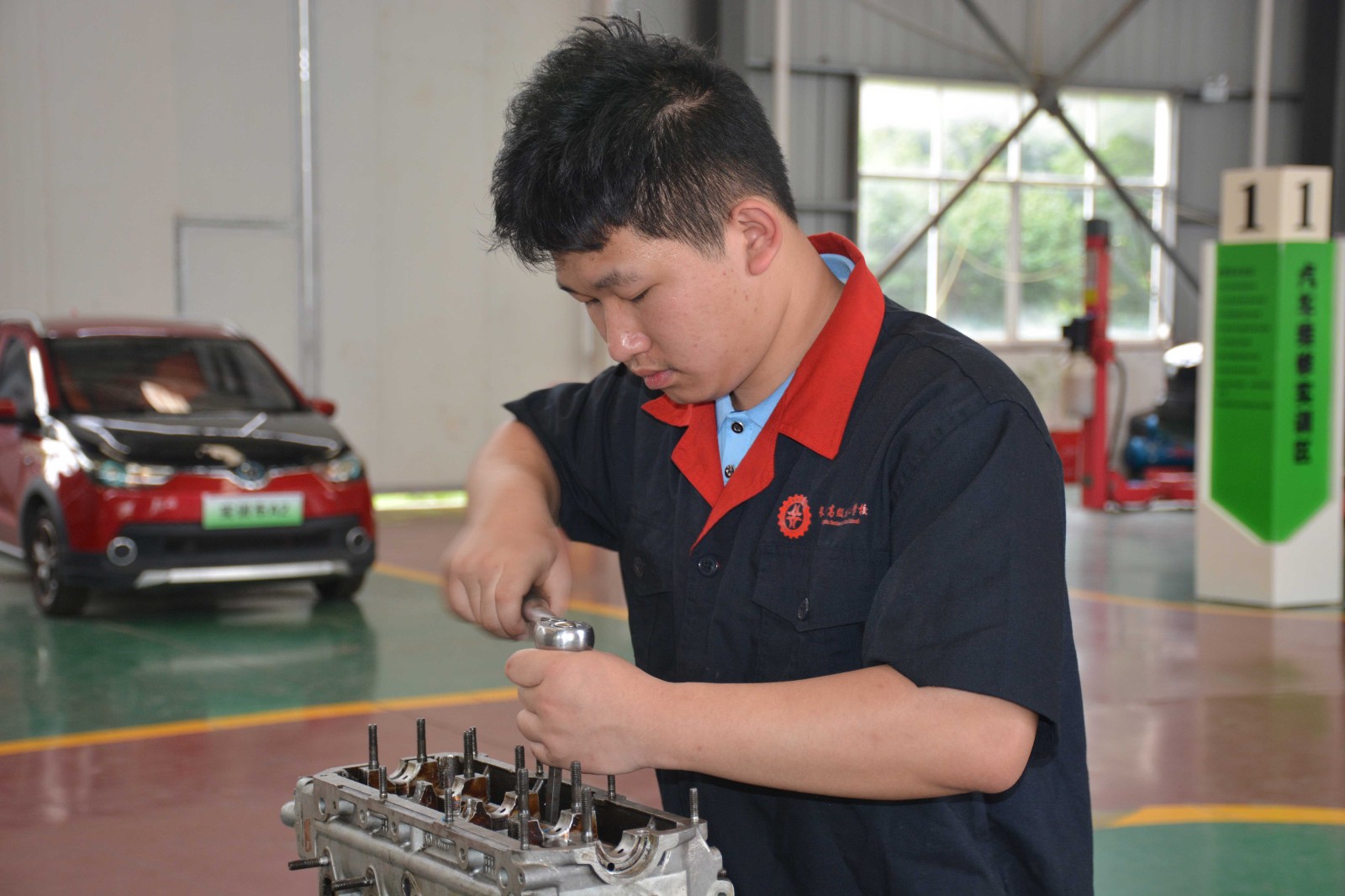 巧手筑夢青春 技能成就未來 ??——我校成功舉辦第三十屆職業技能大賽