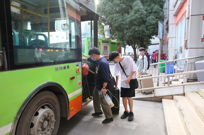  不负韶华，砥砺前行 ——广西交通技师学院喜迎首批学子返校