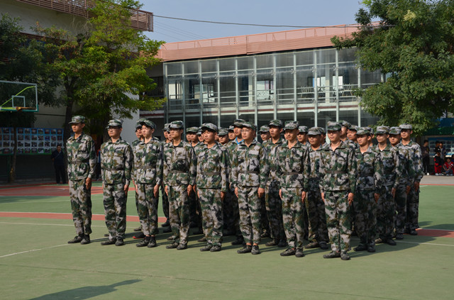 蘭州鐵路技師學院舉行2019級新生軍訓匯操表演