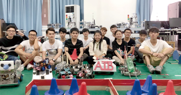 广东农工商职业技术学院，重点专业：工业机器人技术