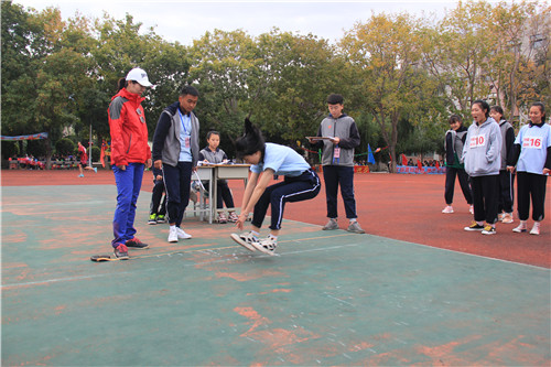 市职教中心学校2019年秋季田径运动会胜利召开