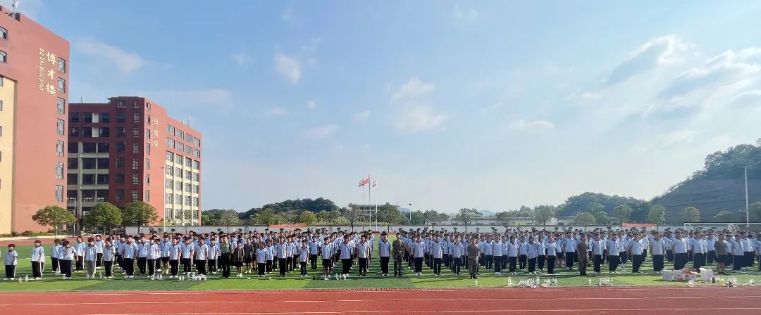 军训正当时 青春展风采