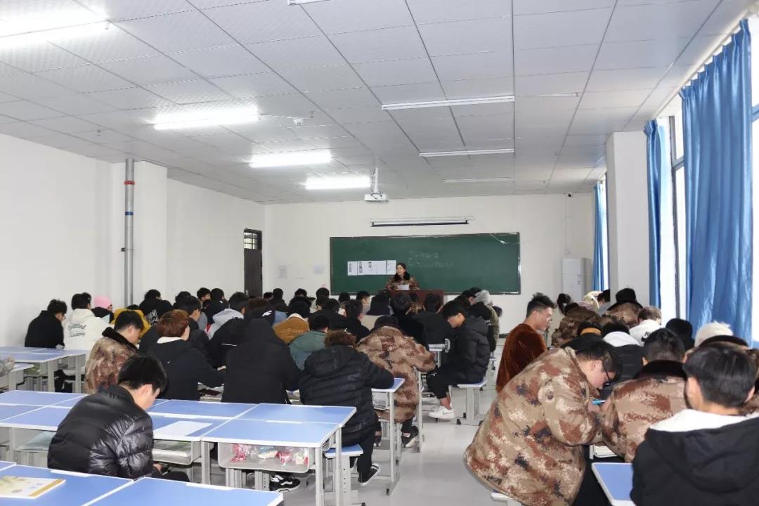 我校应届毕业生对口大专升学报名工作圆满结束