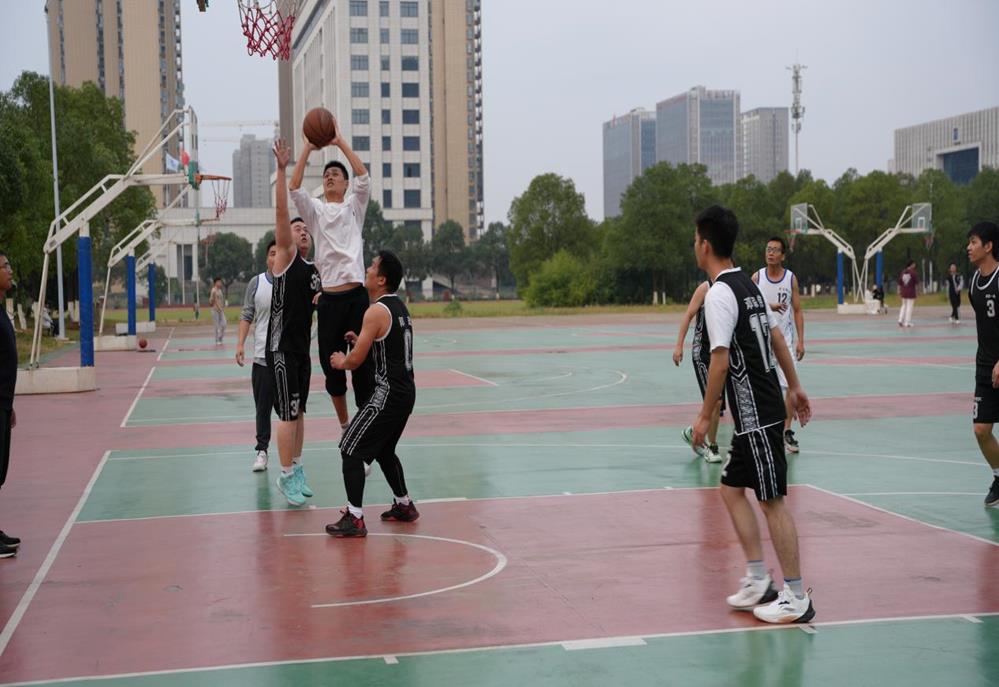 益阳医专2023年教职工男子篮球友谊赛圆满落幕