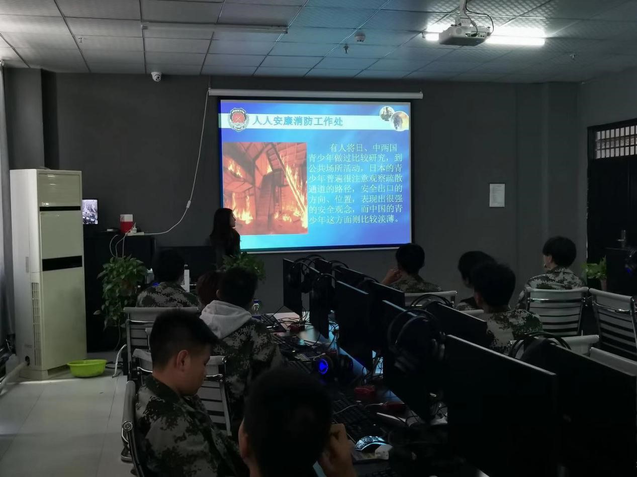 我校举行应急疏散、灭火演练和消防培训