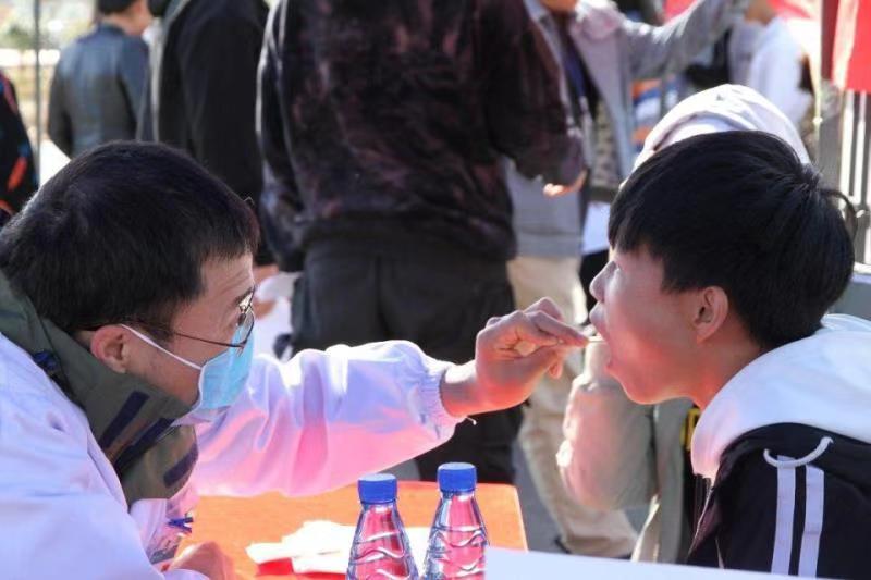 为校园青少年撑起健康蓝天 ---卫生健康服务走进湖南华中工业技工学校