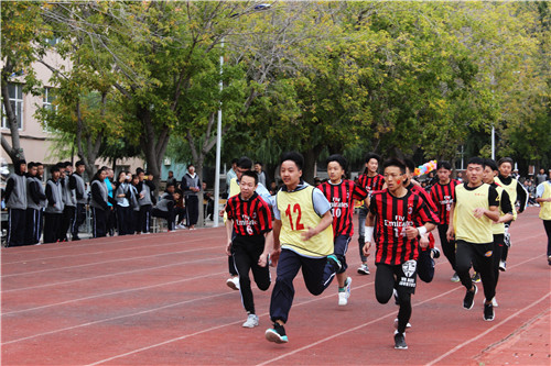 市职教中心学校2019年秋季田径运动会胜利召开