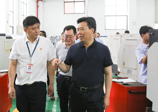 市长黎春秋一行来我校调研指导工作