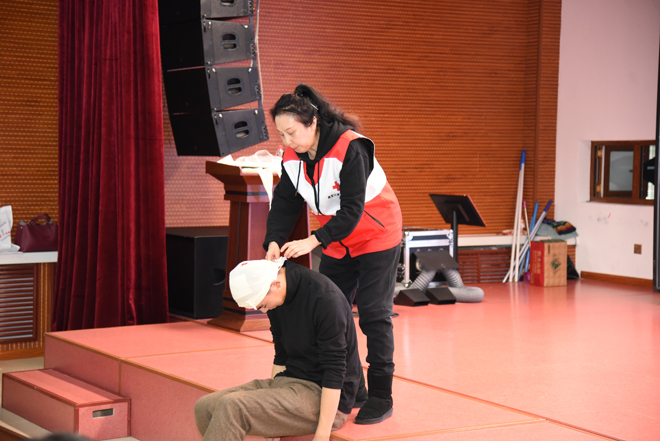 學校開展急救知識講座